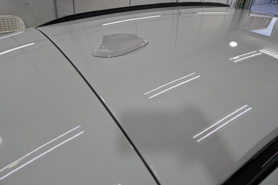 施工後　BMWX1(ホワイト）　ルーフ面