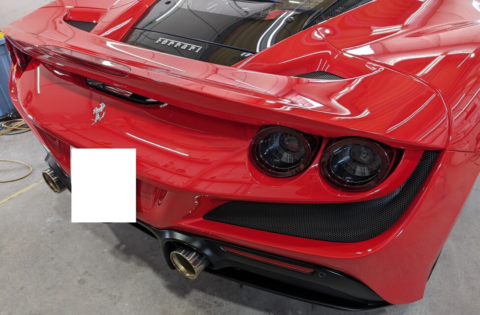 施工後　Ferrari(レッド）　リア