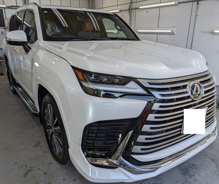 施工後　LEXUS　LX600（パールホワイト）　車全体