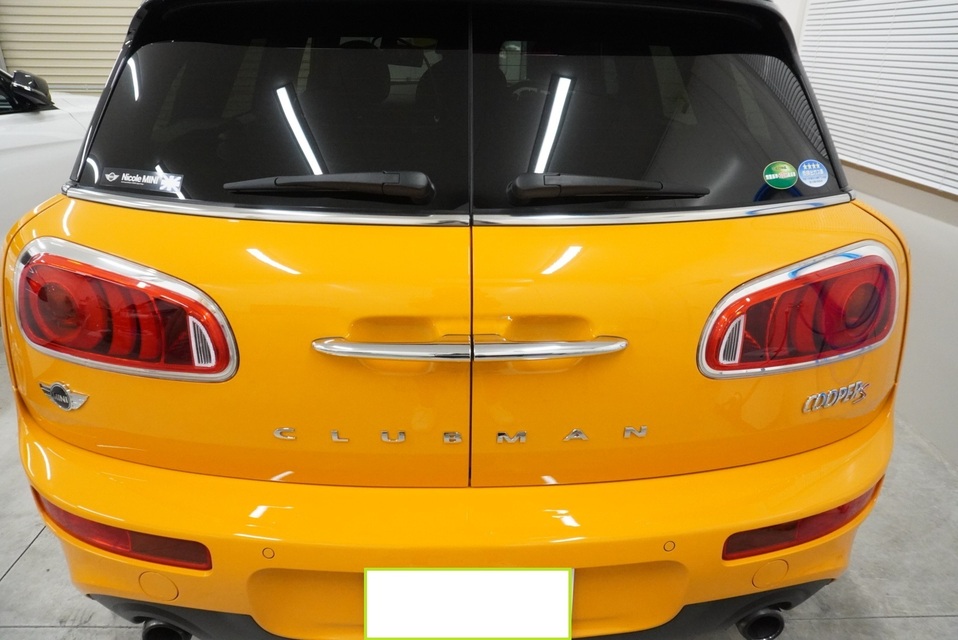 施工後　MINIクラブマン（イエロー×ブラック）リア